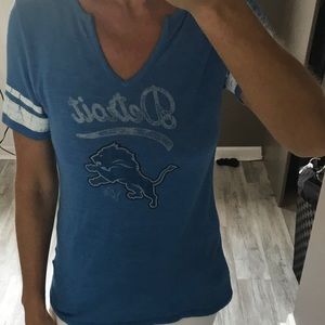 Medium Detroit lions T-shirt